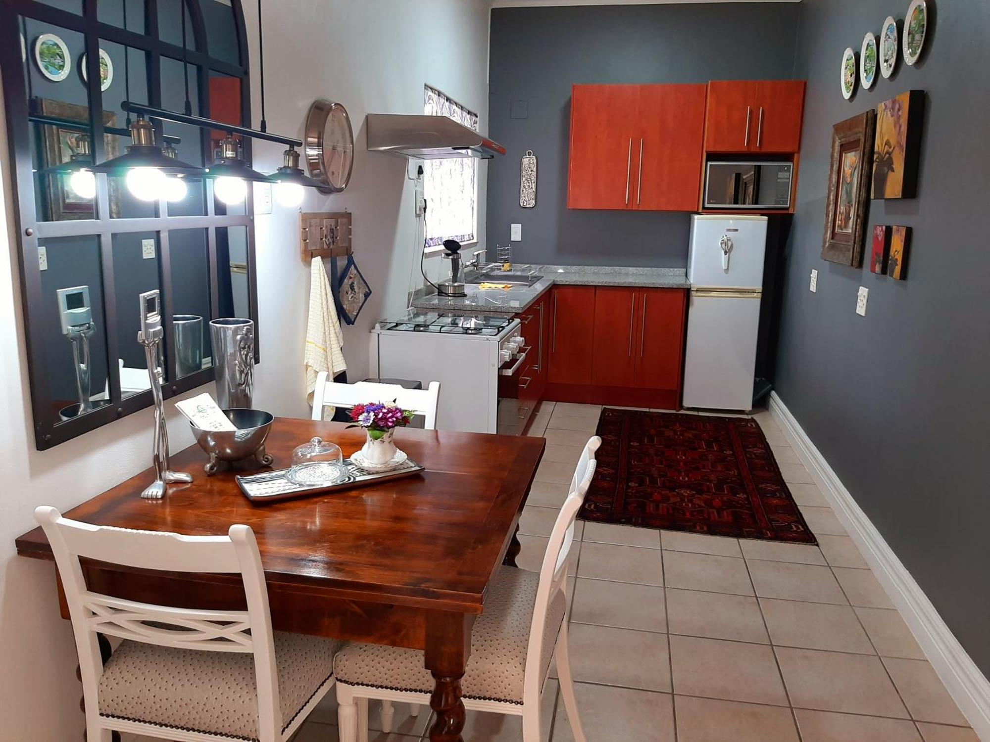 At 98 On Lynburn Guest House Pretoria-Noord Quarto foto